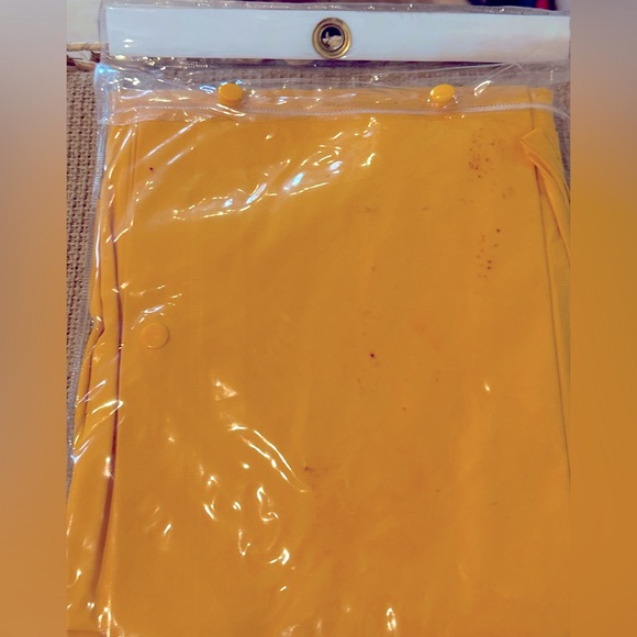 Stearns Rainmaster Series PVC Rain Poncho with Hood 50" x 94" One Size NEW - Picture 3 of 3